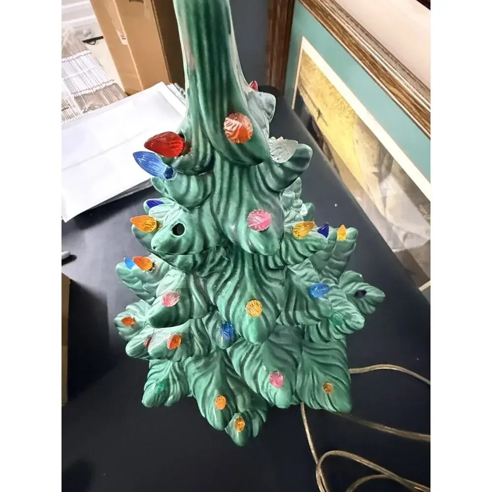 Vintage 1974 Atlantic Mold 16” Ceramic Christmas Tree Green w/ Base Bulbs- Works